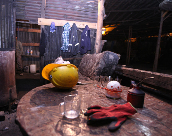 Стравична експлозија: Затрпана 33 рудара