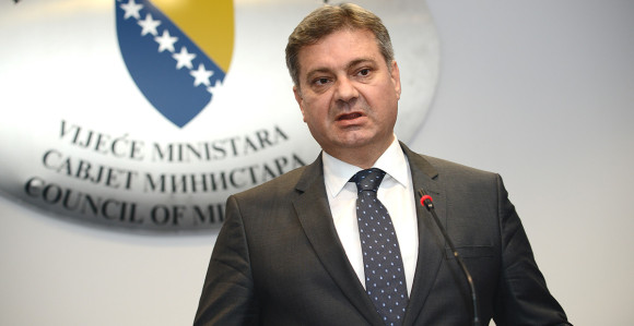 Zvizdić poziva na usvajanje akciza