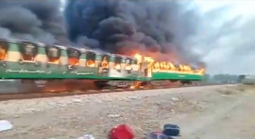 Пакистан: Пожар у возу, погинуле 62 особе