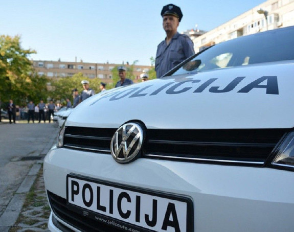 Djevojka u kafiću prodavala drogu