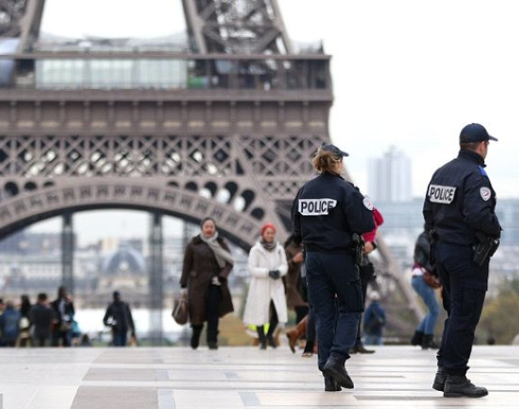 На улицама Париза чак 100.000 полицајаца