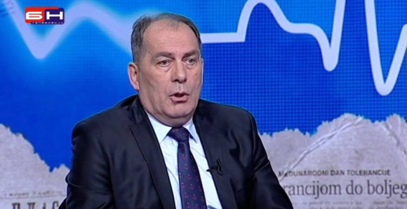 "Симић дестабилизује Српску и Србију"